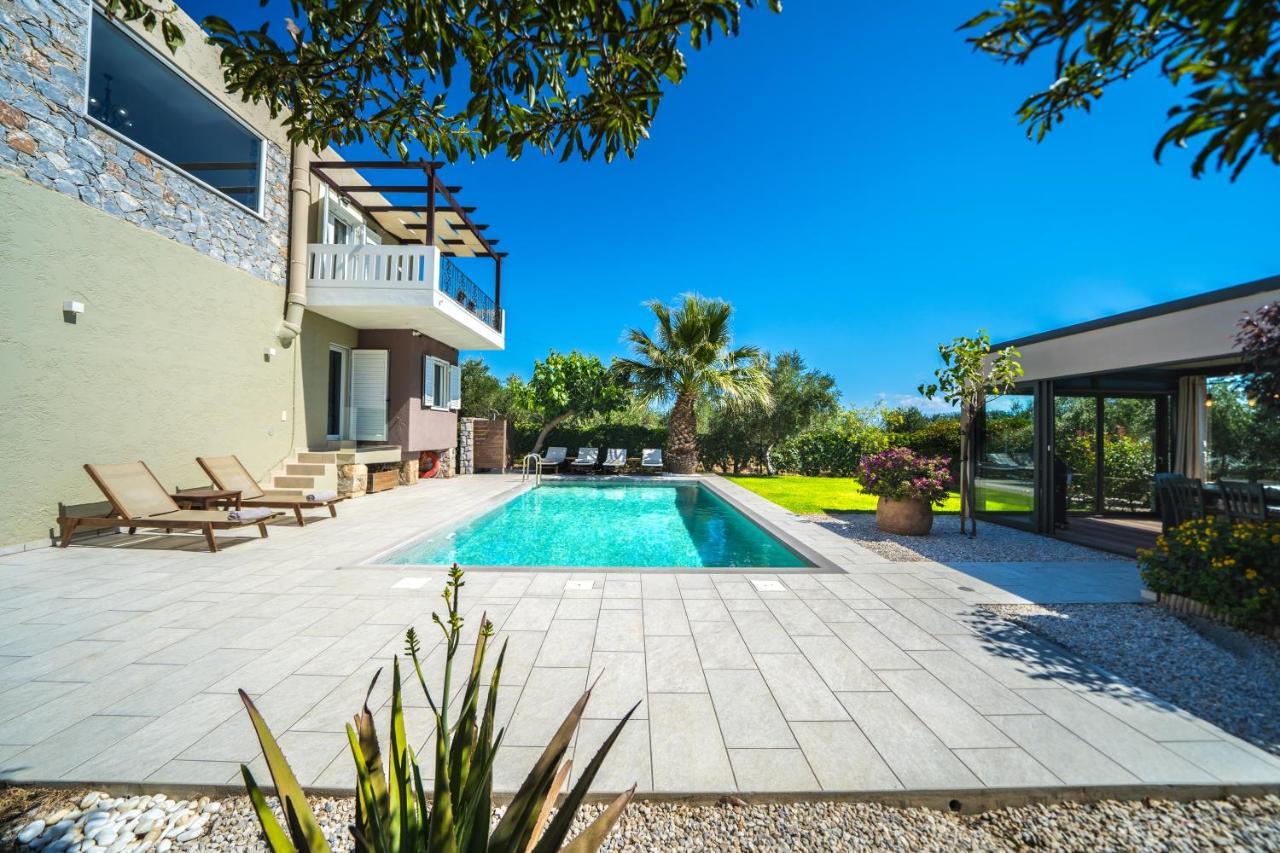 Petronila Luxury Villa With Heated Private Pool Kíssamos Екстериор снимка