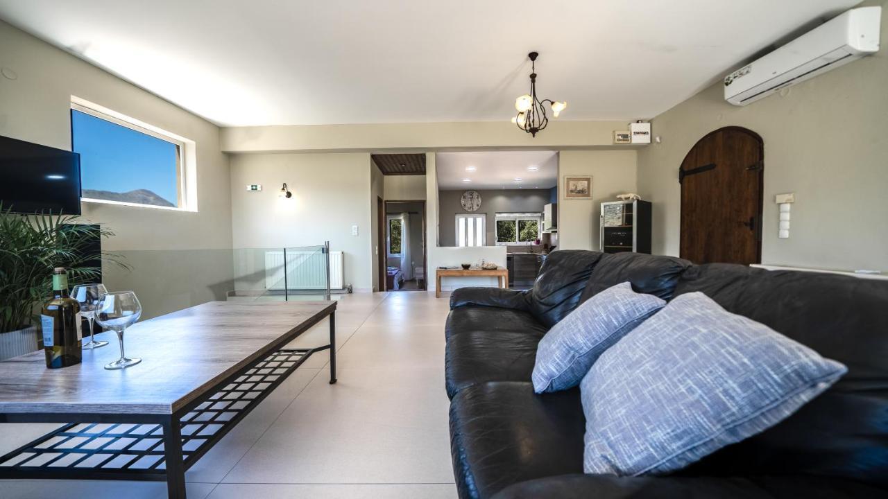 Petronila Luxury Villa With Heated Private Pool Kíssamos Екстериор снимка