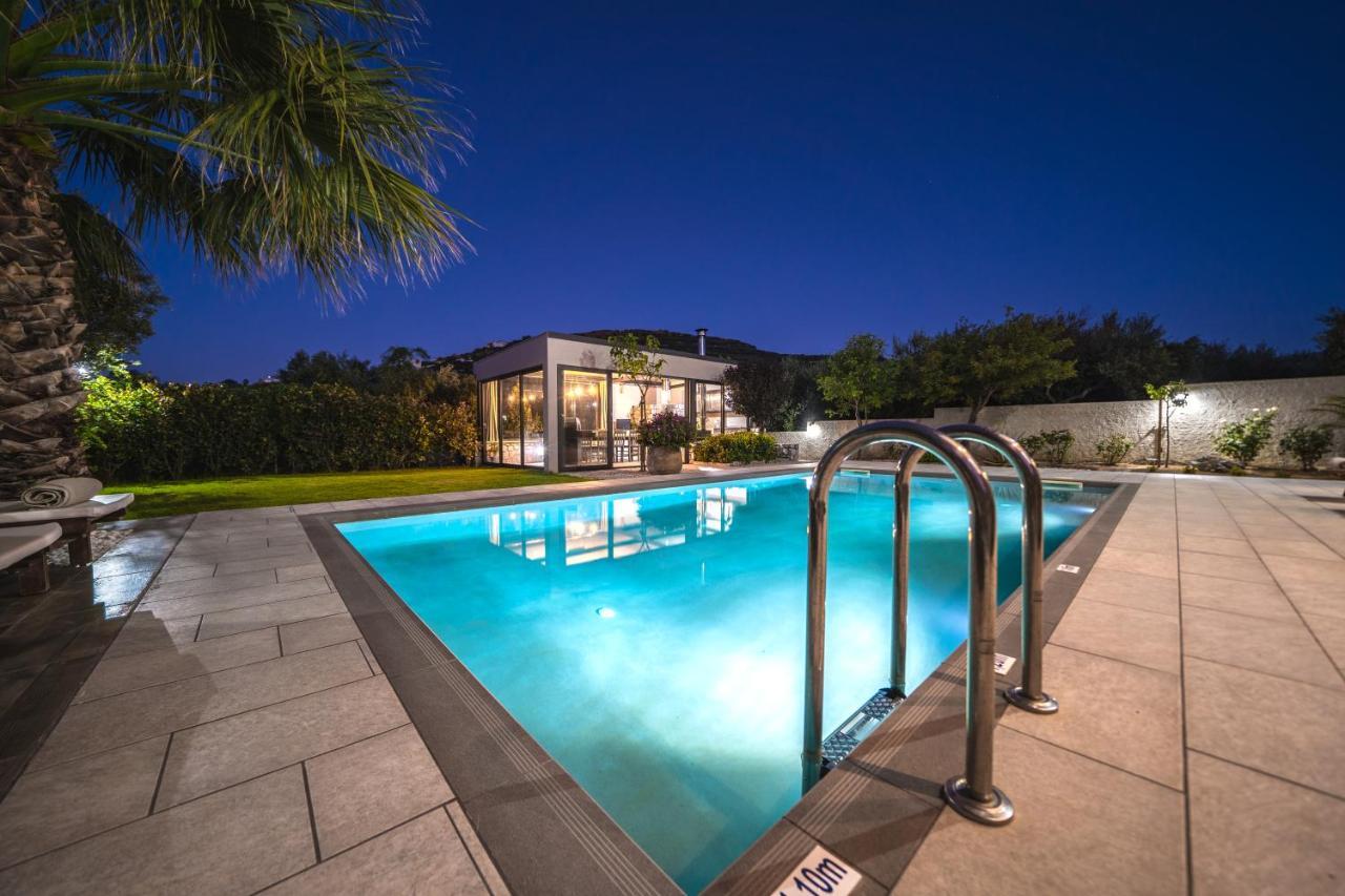 Petronila Luxury Villa With Heated Private Pool Kíssamos Екстериор снимка